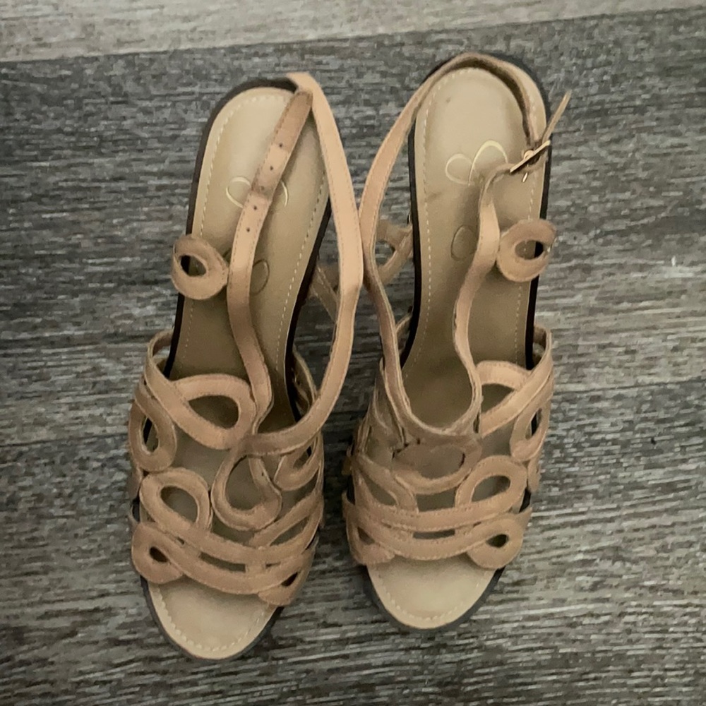 Jessica Simpson pumps